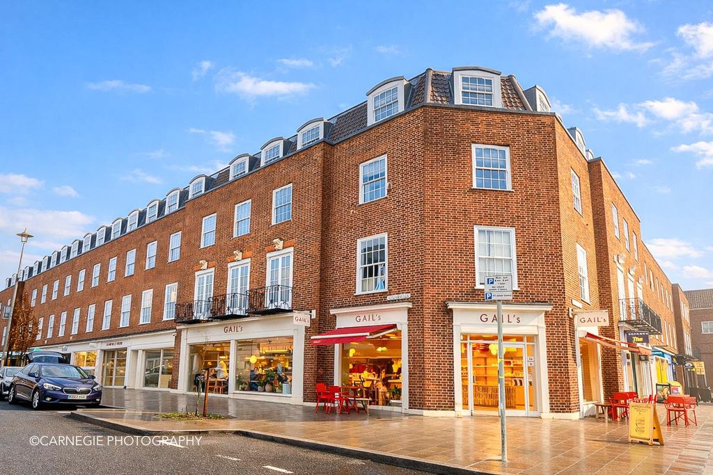 Property photo 2 of 18 Front Aspect