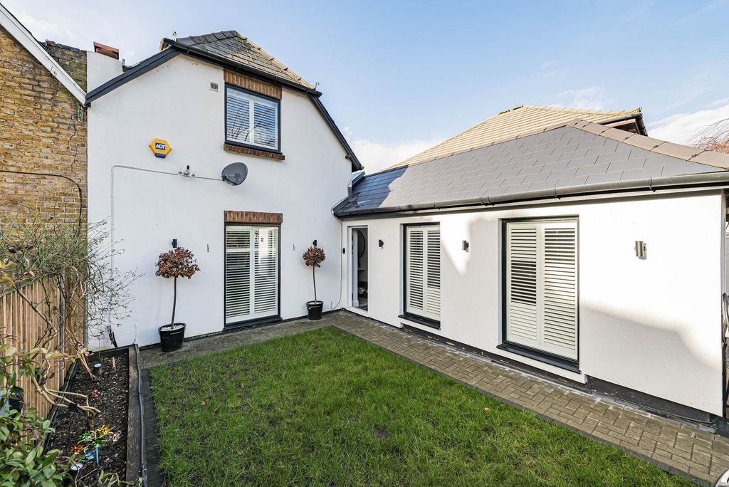 Property photo 1 of 20 Rear Garden