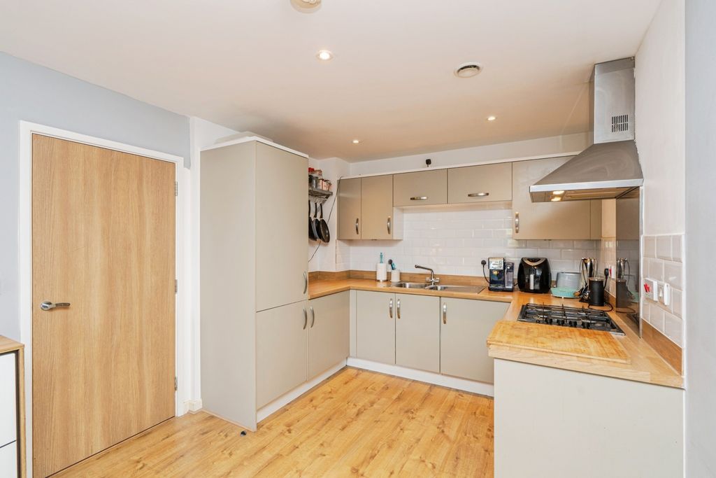 Property photo 2 of 17 Photo