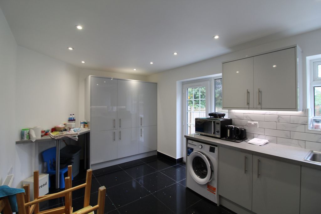 Property photo 3 of 14 Gallery