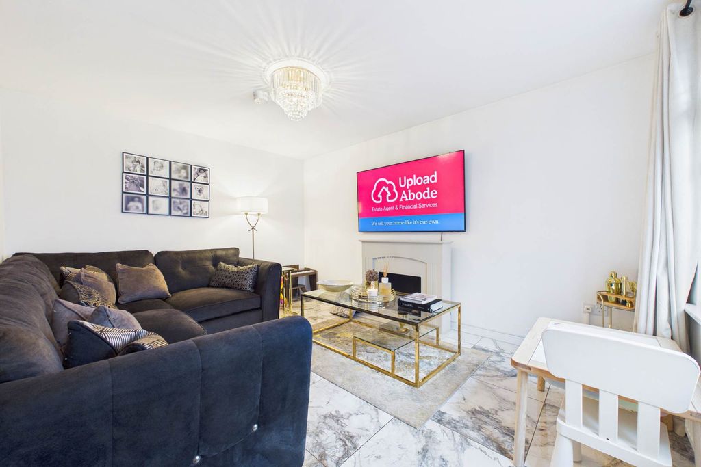 Property photo 3 of 25