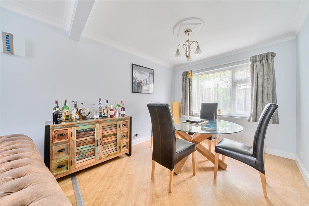 Property photo 3 of 17 21-681B7E72Ef086-1288570-Arw-21.Jpg