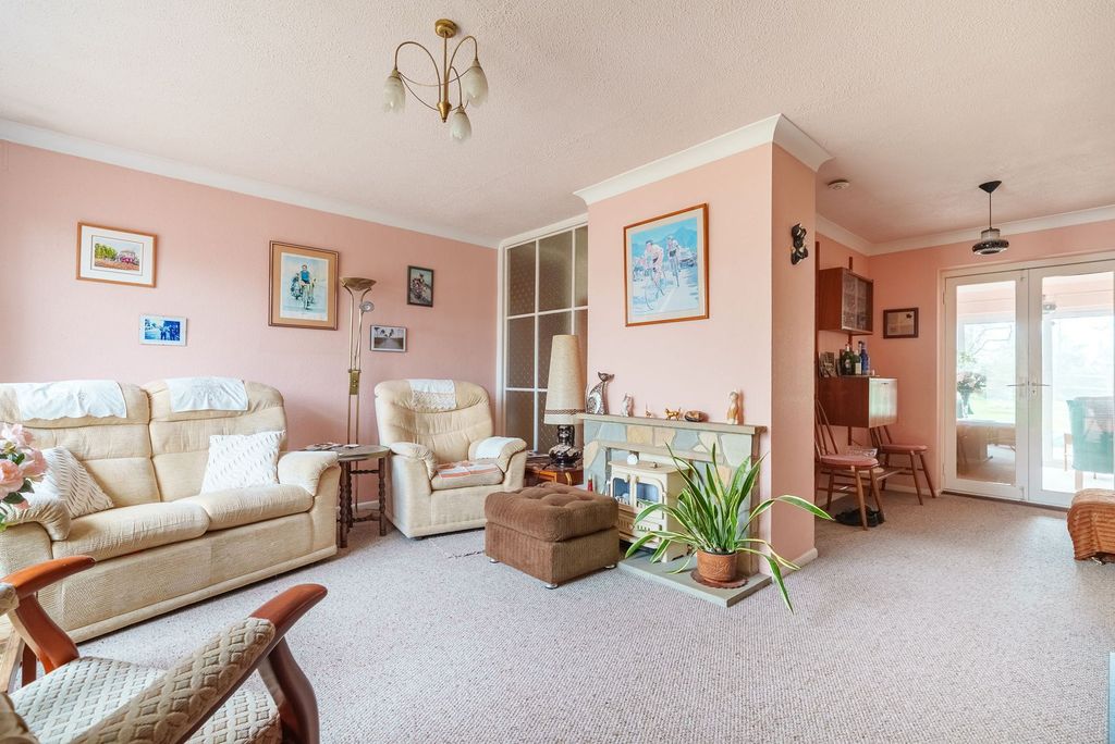 Property photo 3 of 18