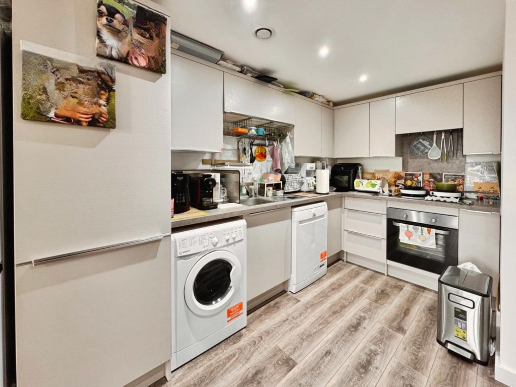 Property photo 2 of 7 Pbox-Kitchen-374068.Jpg