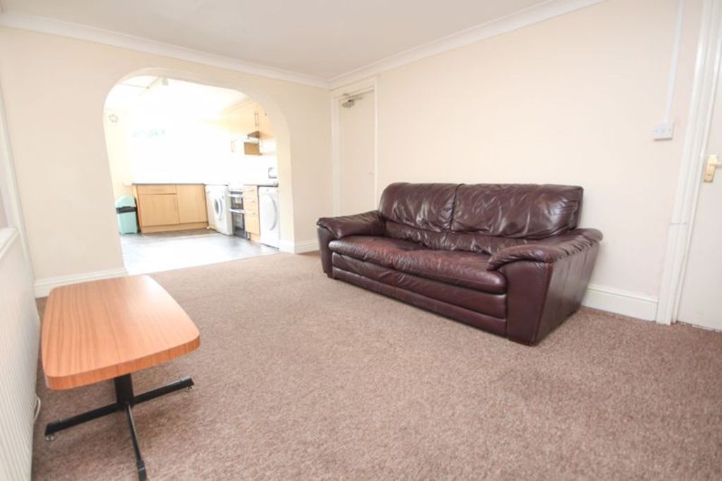 Property photo 2 of 11 Photo 3