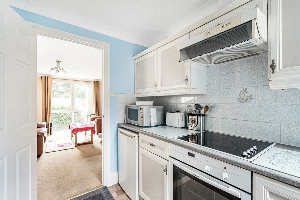 Property photo 3 of 13