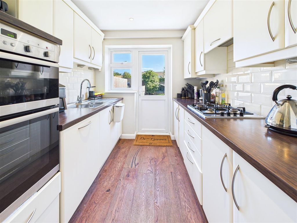 Property photo 2 of 18