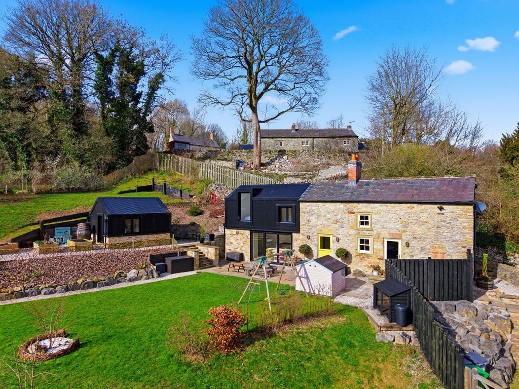 Property photo 2 of 40