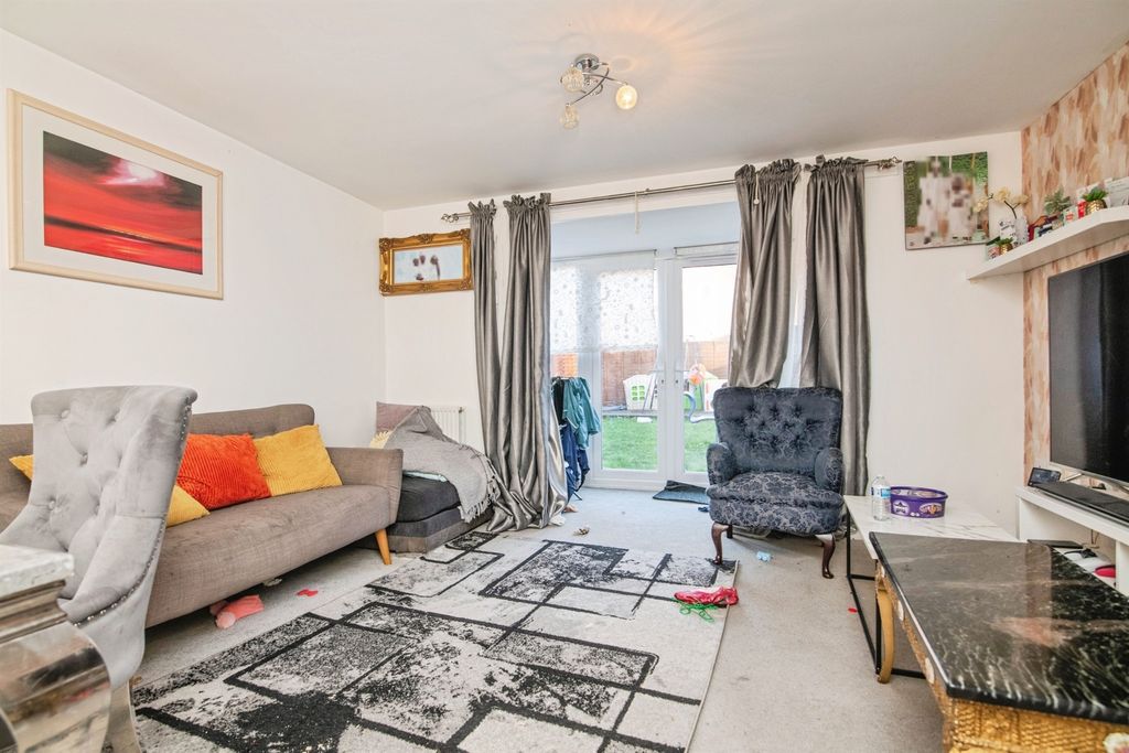 Property photo 3 of 12