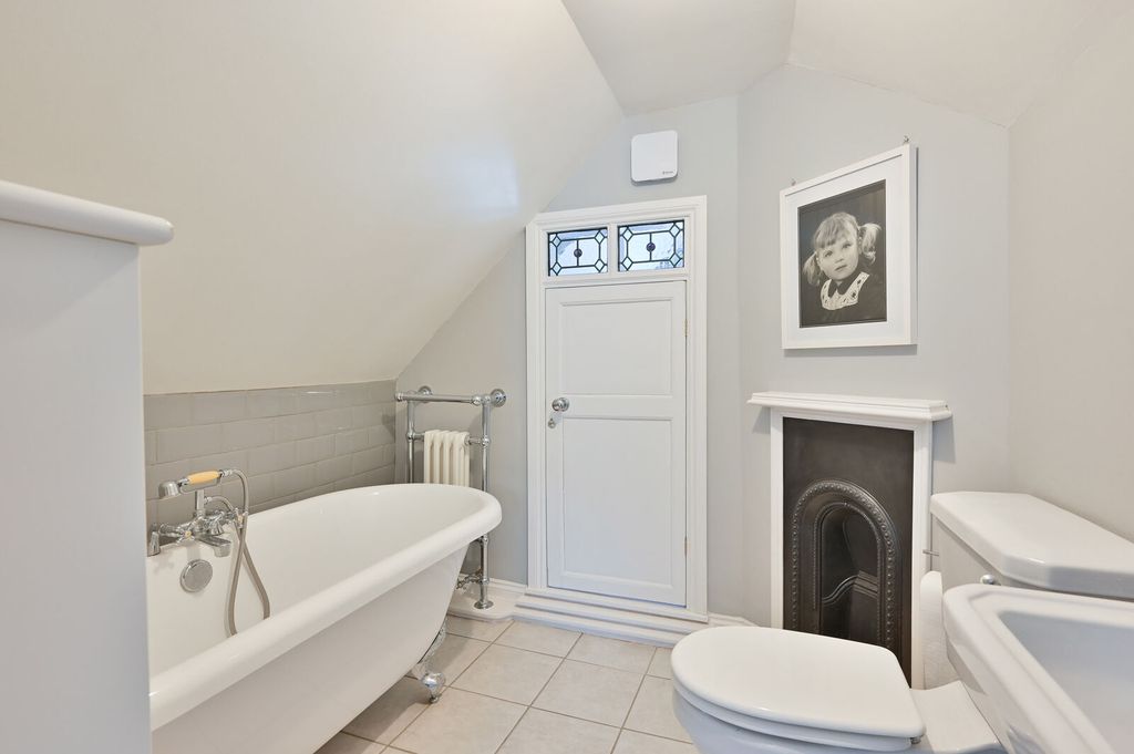 Property photo 3 of 41