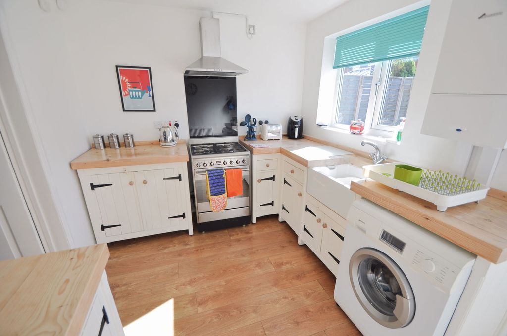 Property photo 2 of 36