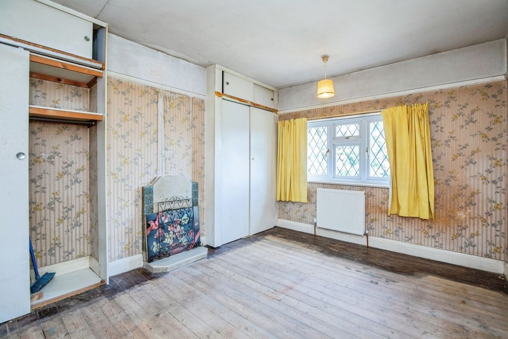 Property photo 3 of 17 Photo