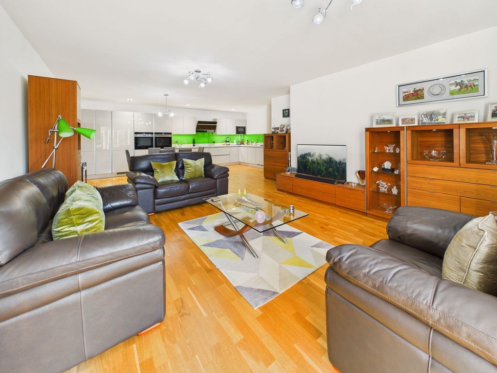 Property photo 3 of 21