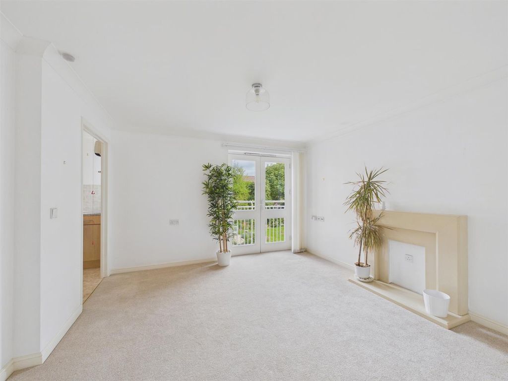 Property photo 2 of 11 l1.Jpg
