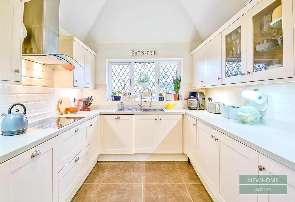 Property photo 2 of 19 Photo 9