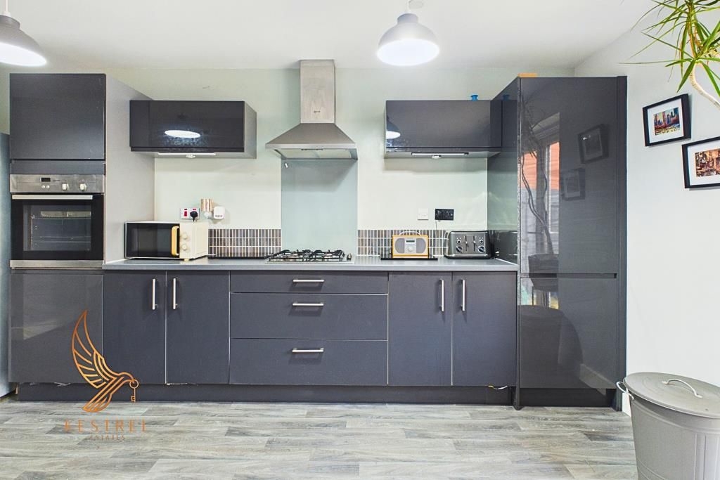 Property photo 2 of 26 21.Png