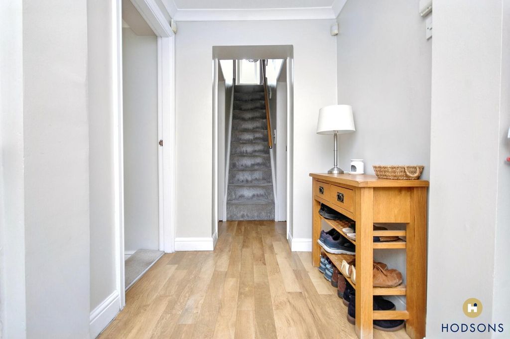 Property photo 2 of 22 Hallway