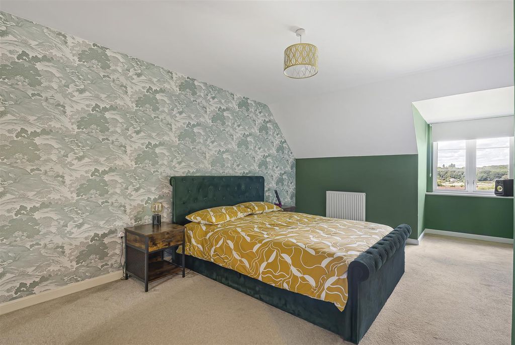 Property photo 3 of 17 4_62726.Jpg