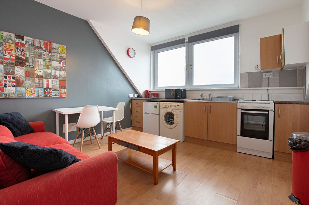 Property photo 2 of 6 Living Space