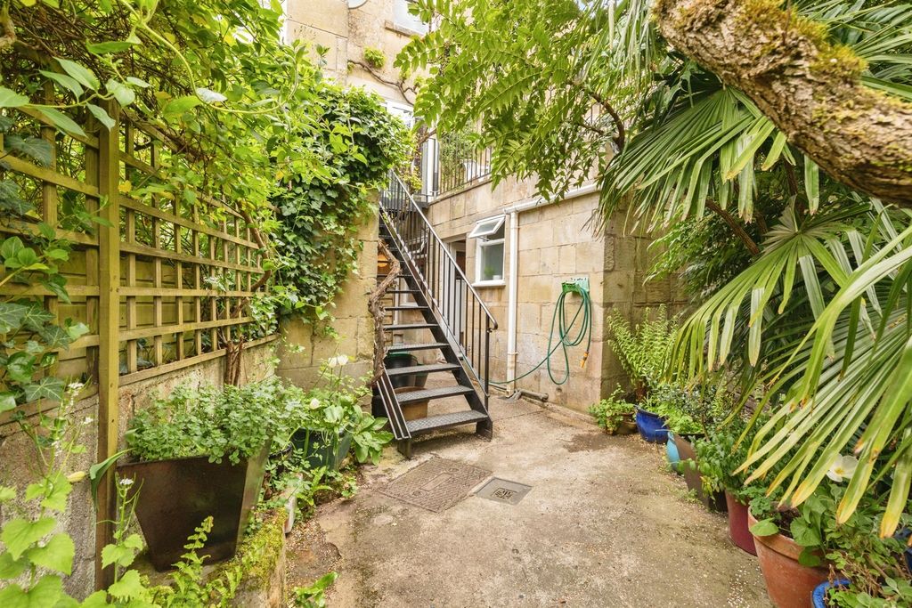 Property photo 3 of 24