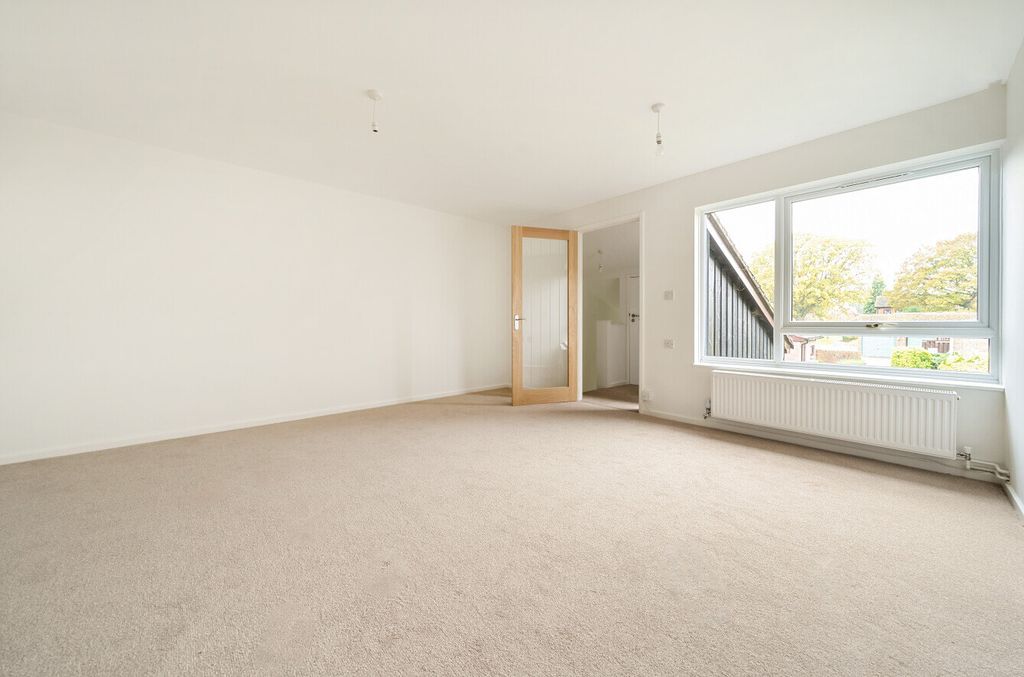 Property photo 2 of 8 Image