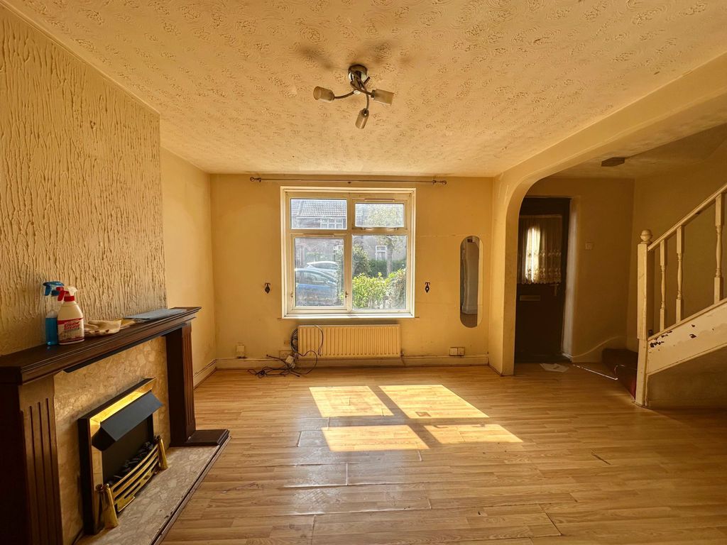 Property photo 3 of 12 Gallery
