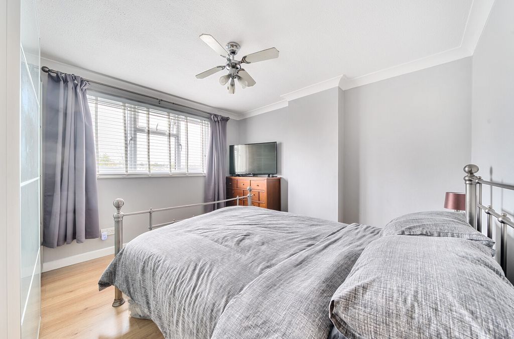 Property photo 1 of 21 1365107-15-68F5F7...