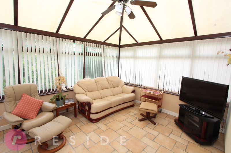 Property photo 3 of 25 Conservatory
