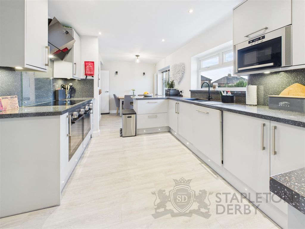 Property photo 1 of 17 Cam04709G0-Pr0284-Still006.Jpg