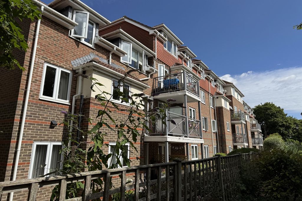 Property photo 2 of 6 Dellers Court