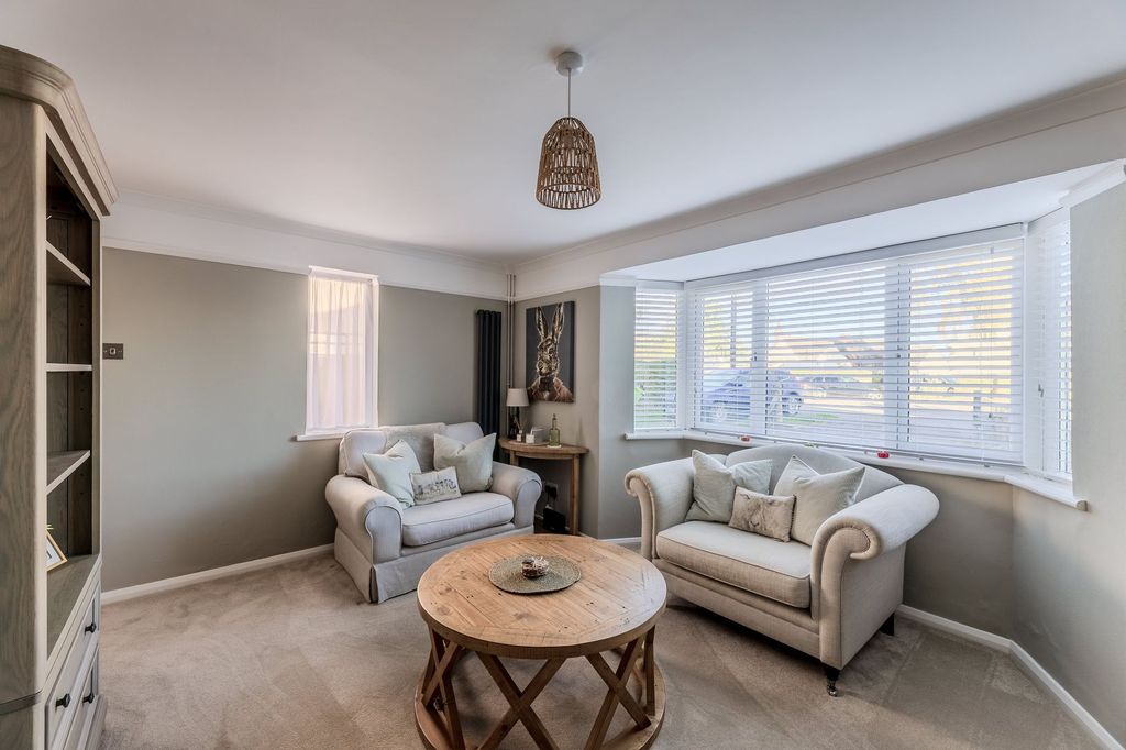 Property photo 2 of 25