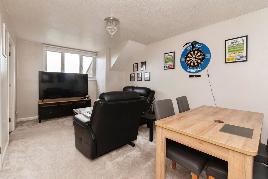 Property photo 3 of 11 Photo