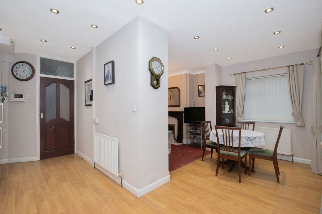 Property photo 3 of 24