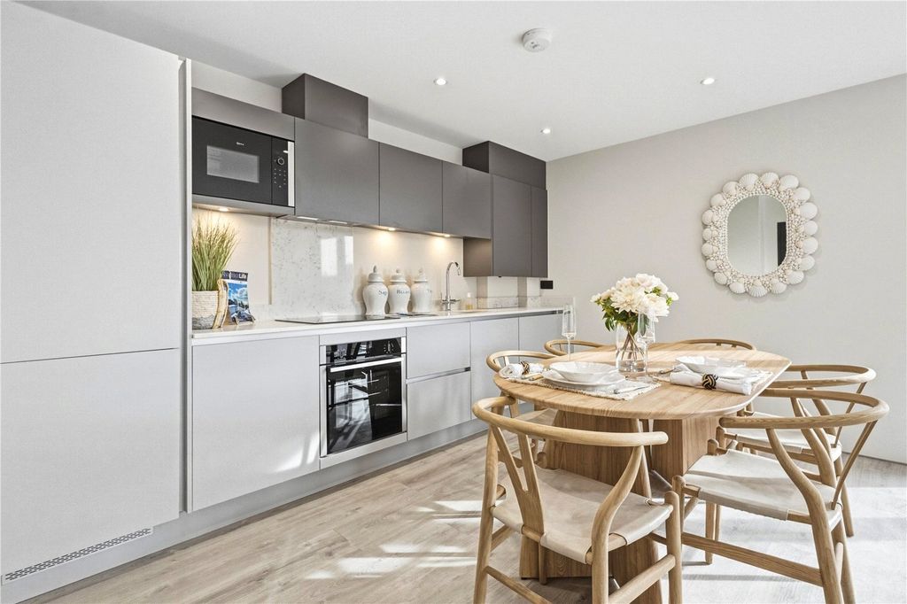 Property photo 3 of 7 Open Plan Dining
