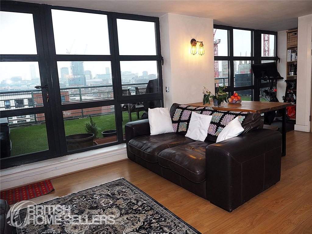 Property photo 3 of 21 Picture No. 27