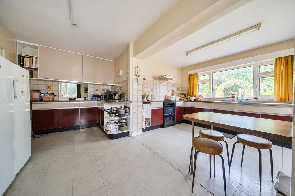 Property photo 3 of 21