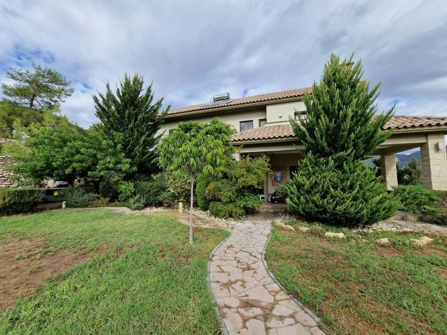 Property photo 1 of 25