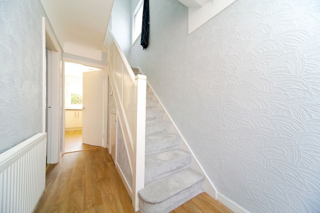 Property photo 3 of 17 Hallway