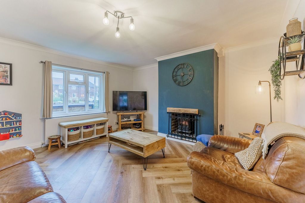 Property photo 2 of 20