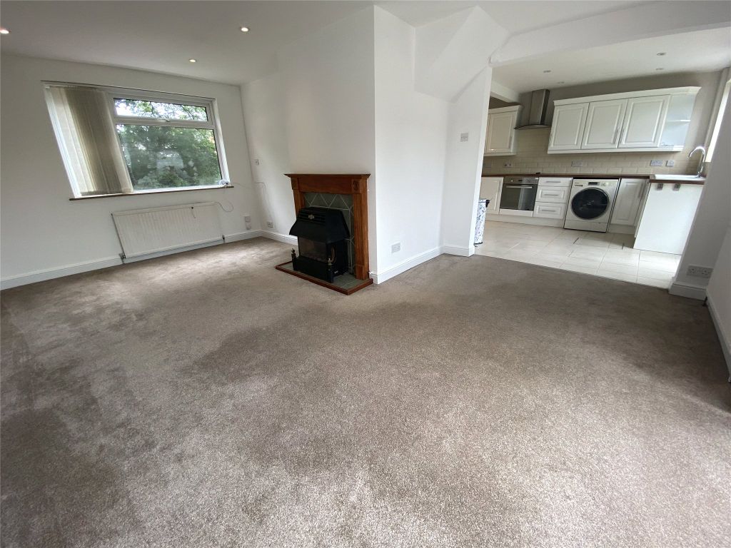 Property photo 2 of 12 Lounge