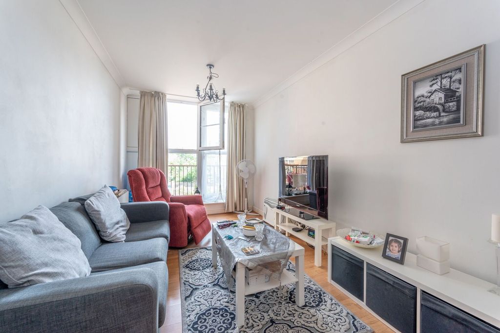 Property photo 1 of 5