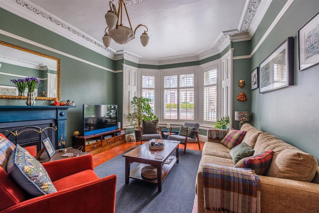 Property photo 2 of 37 Overton Road-11.Jpg