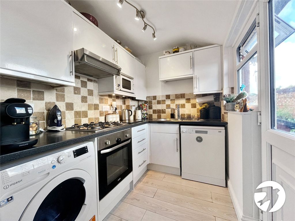 Property photo 3 of 14 Kitchen