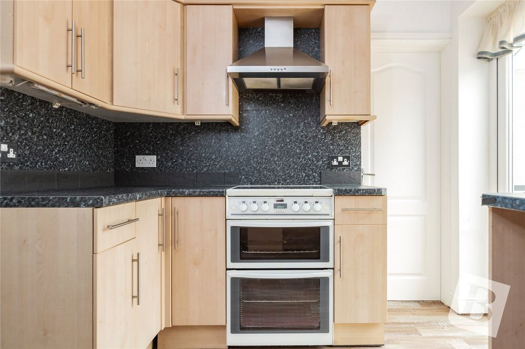 Property photo 2 of 26 Kitchen