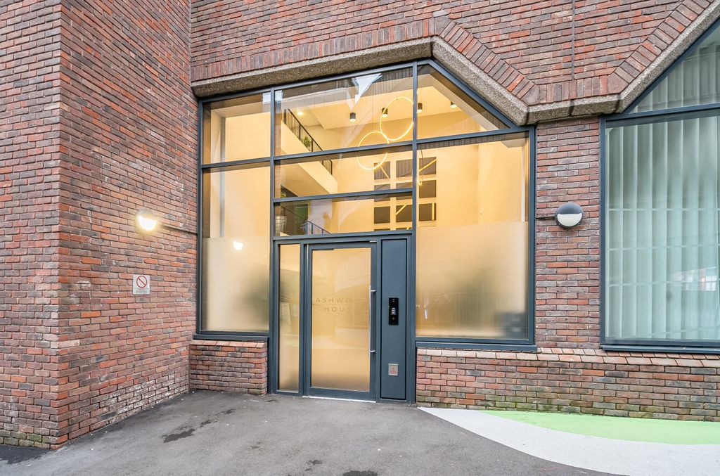 Property photo 1 of 18 1405108-1-697792c...