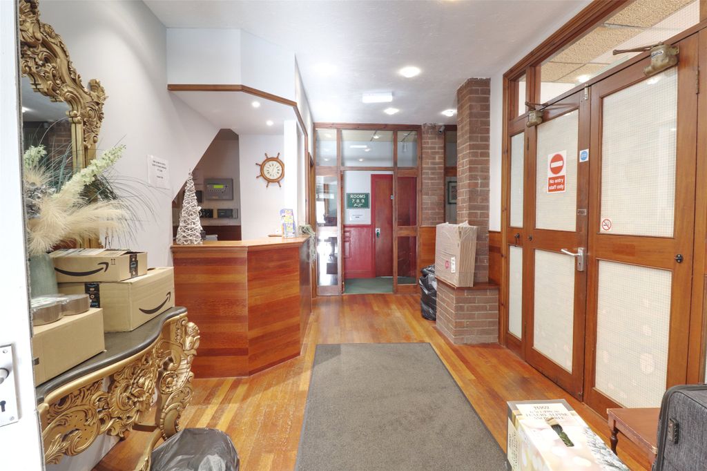Property photo 3 of 15 Picture No. 06