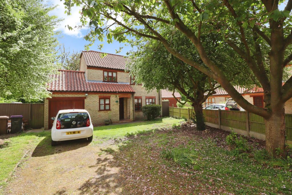 Property photo 1 of 31 E