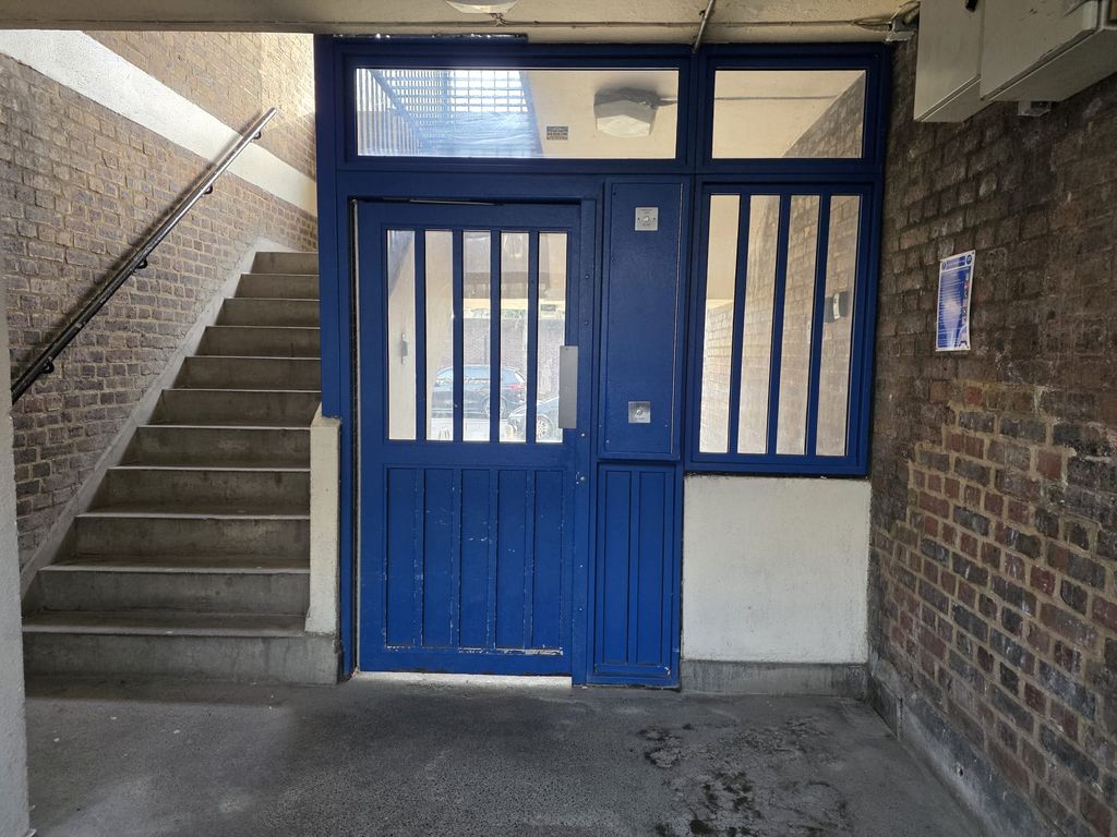 Property photo 2 of 26