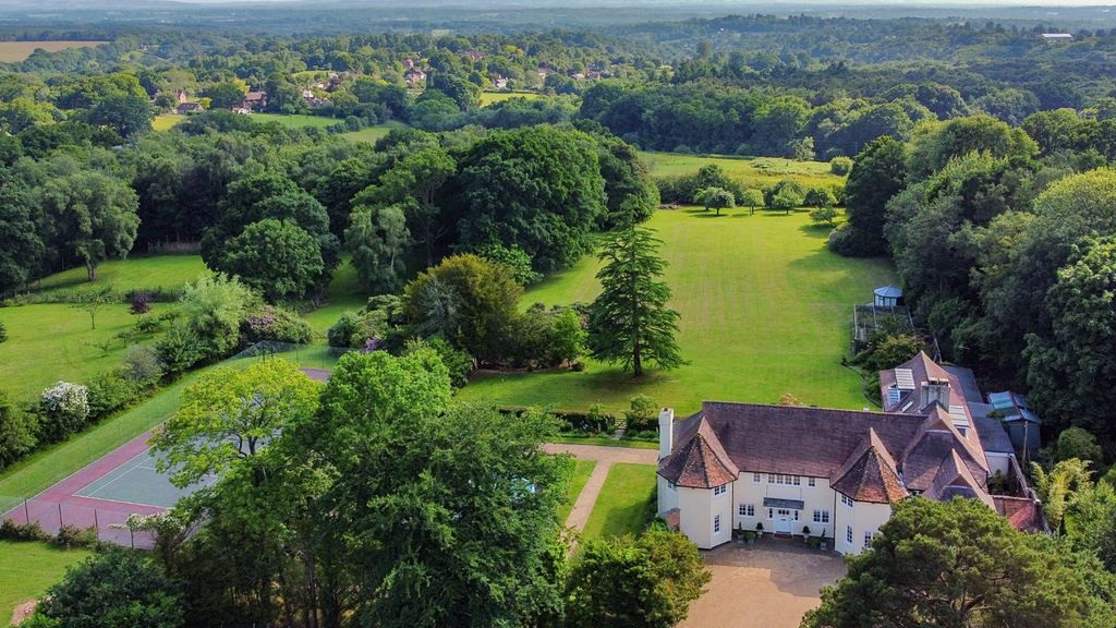 Property photo 2 of 25 South Downs View
