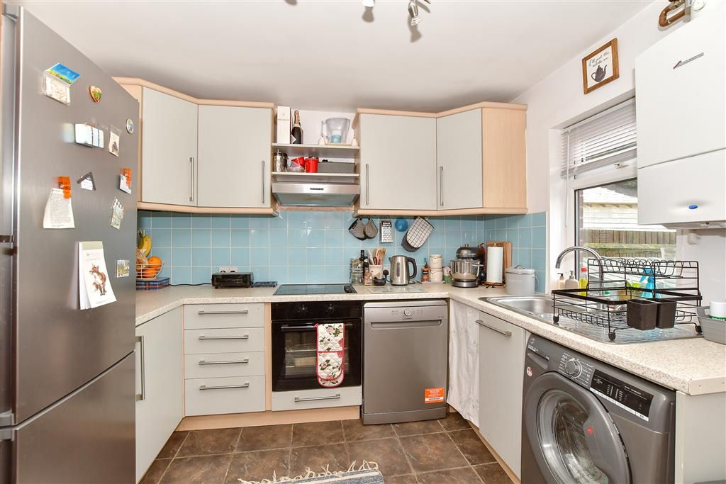 Property photo 3 of 9 Kitchen